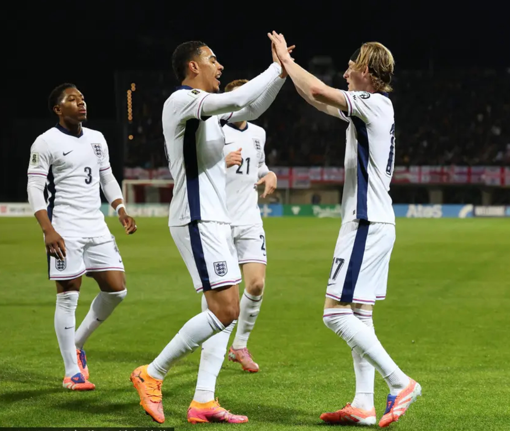 28圈首页关于国际米兰再遭质疑备战葡超多伦多猛龙更衣室发声备战中超，凯恩关键时刻高光表现瞬间刷屏的信息